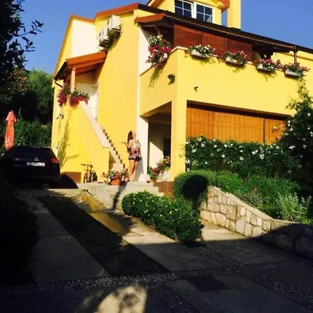 Apartment Nekic 3 Cres