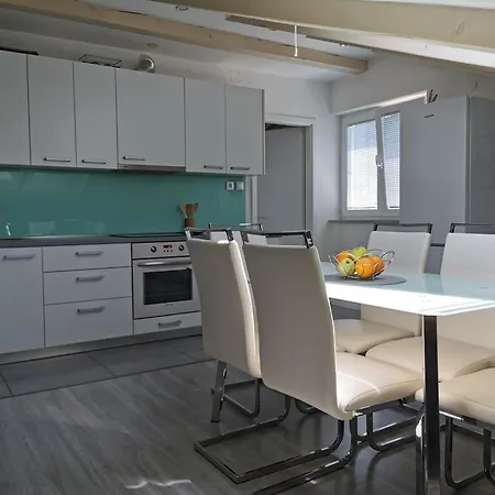 Nekic 3 Apartment Cres