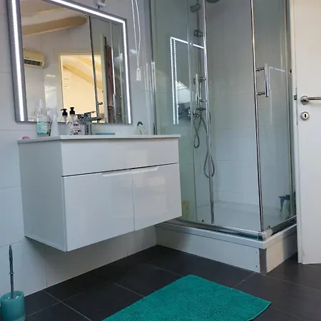Apartament Nekic 3 *